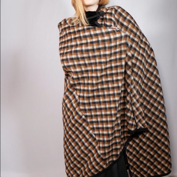 Plaid Cape Circa 1970s - Picture 8 of 9